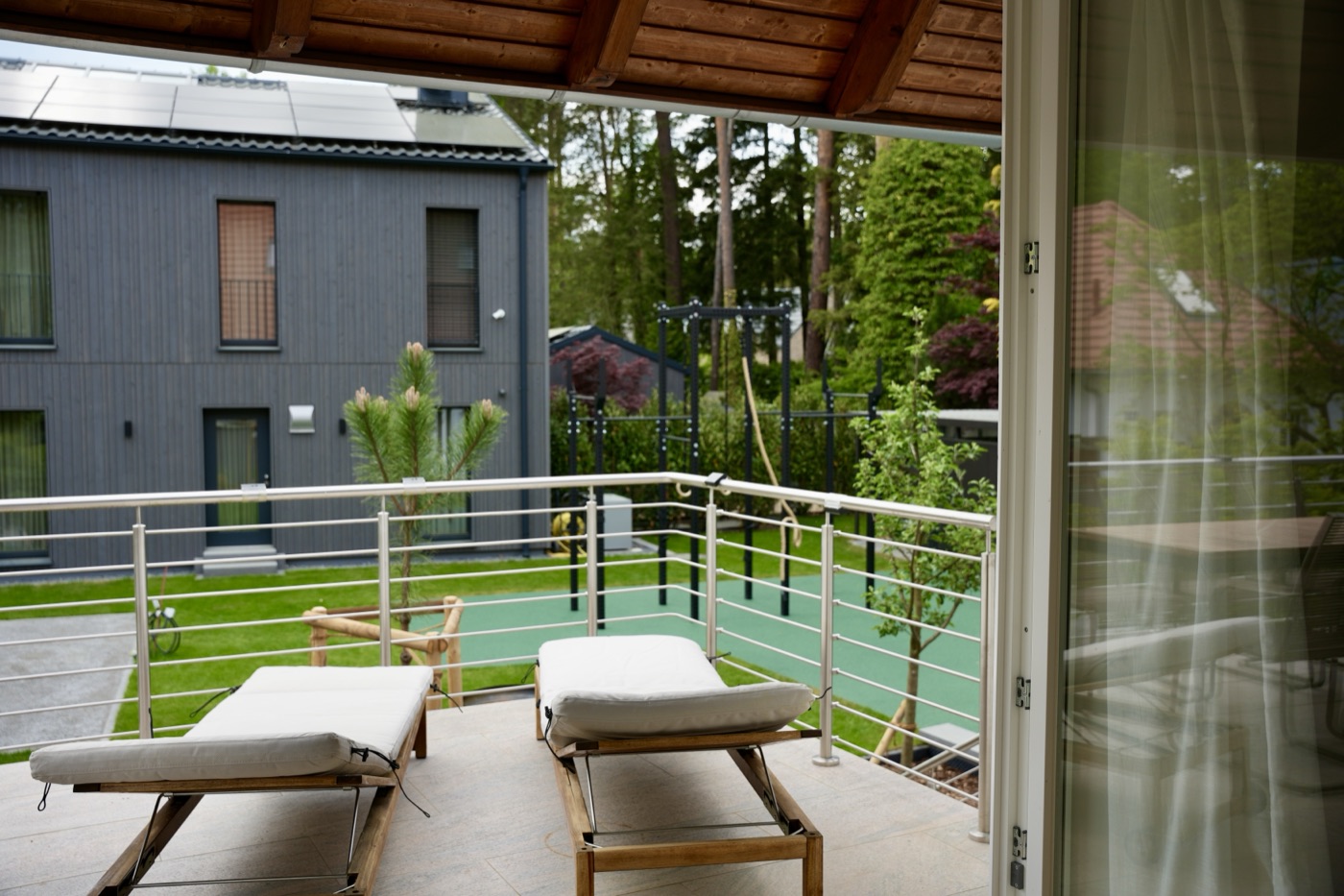 Terrasse mit Gartenblick